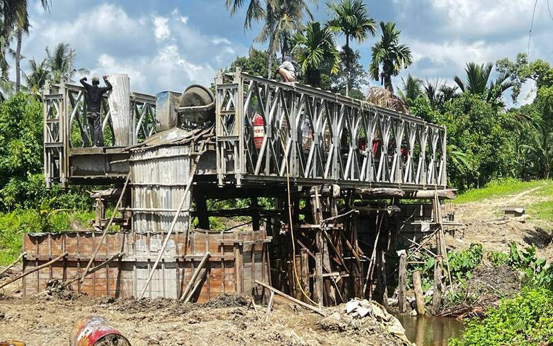 Jembatan Bailey 18 M & 42 M  DSR Kepulauan Mentawai Sumatra Barat